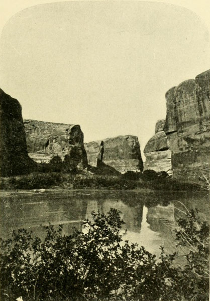 Labyrinth Canyon,
Trinalcove.