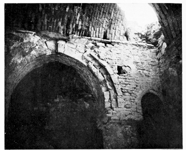 Fig. 92.&mdash;UKHEIḌIR, VAULT OF ROOM I.