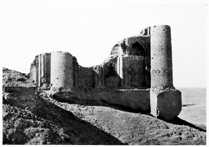 Fig. 144.&mdash;SÂMARRÂ, EL ’ASHIḲ, WEST END OF NORTH
FAÇADE.